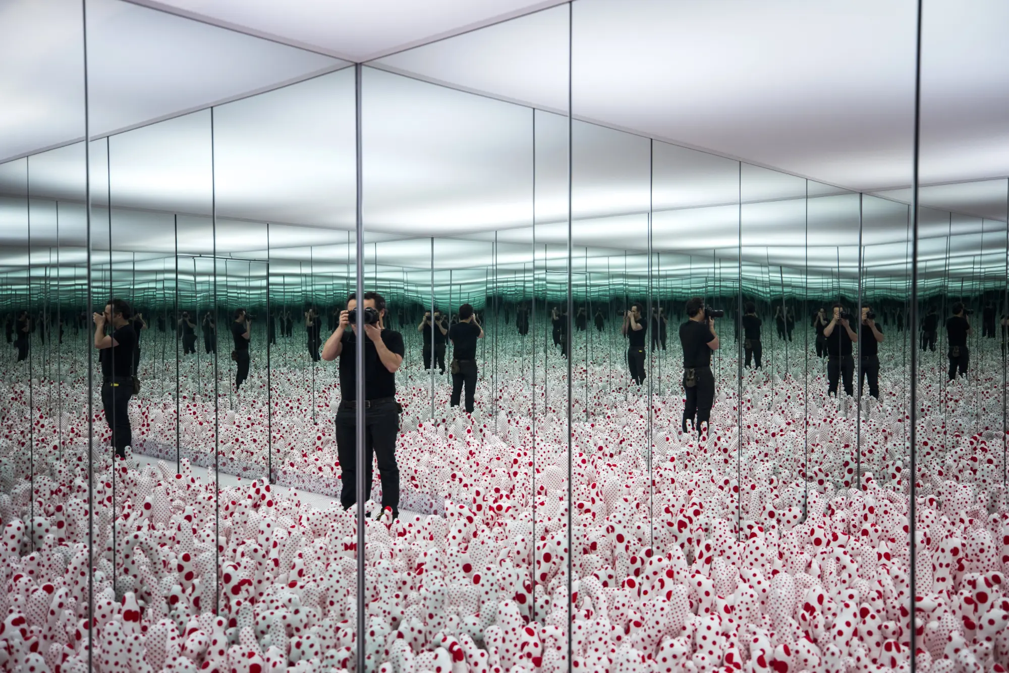 Yayoi Kusama, Infinity Mirrors (2018)